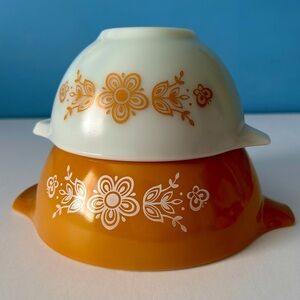 Pyrex Butterfly Gold ‘72 mixing bowl set